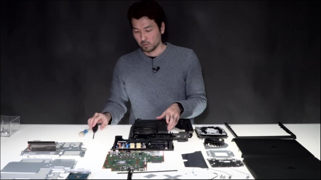 Κάνοντας βίδες ένα PS4 Pro