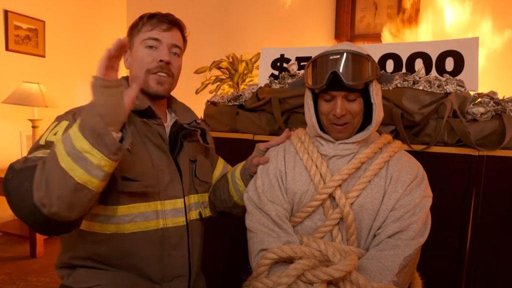 Ο MrBeast εγκλώβισε άνθρωπο μέσα σε φλεγόμενο σπίτι για 500,000$ και έσπευσε να καθησυχάσει τον κόσμο