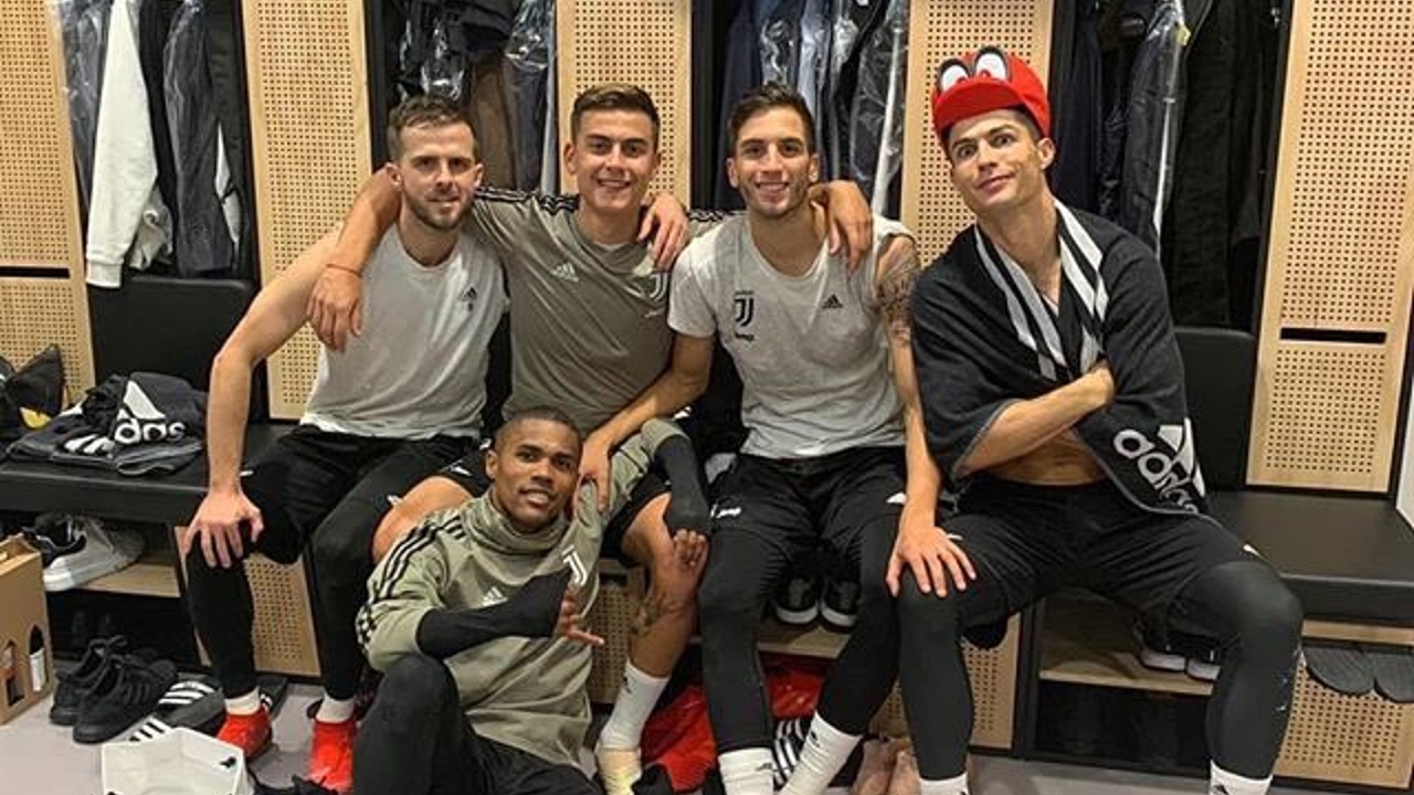Ο Cristiano Ronaldo με καπέλο Super Mario