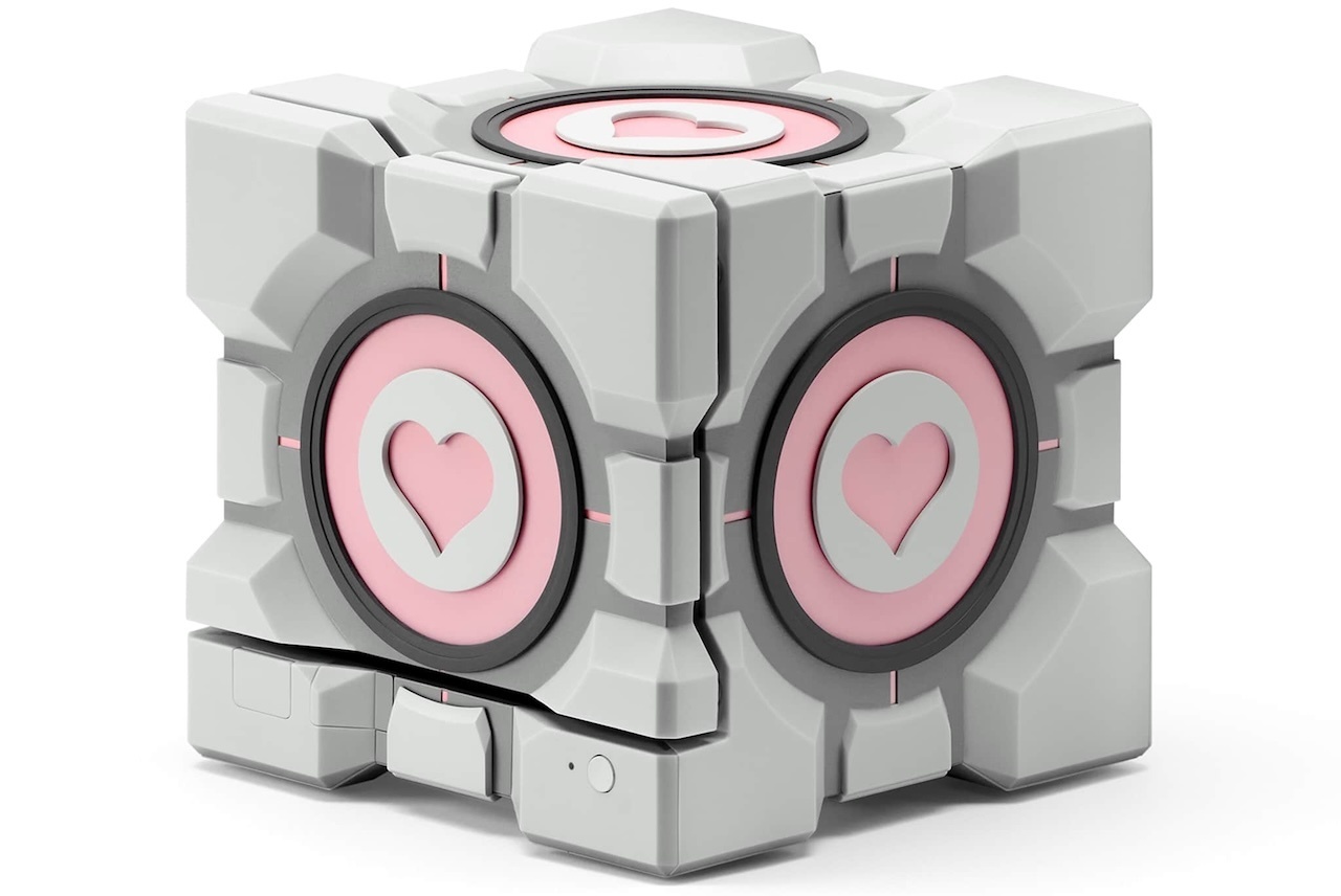 Το "Companion Cube" της Dbrand για το Steam Machine ακυρώθηκε, μετά από επέμβαση της Valve