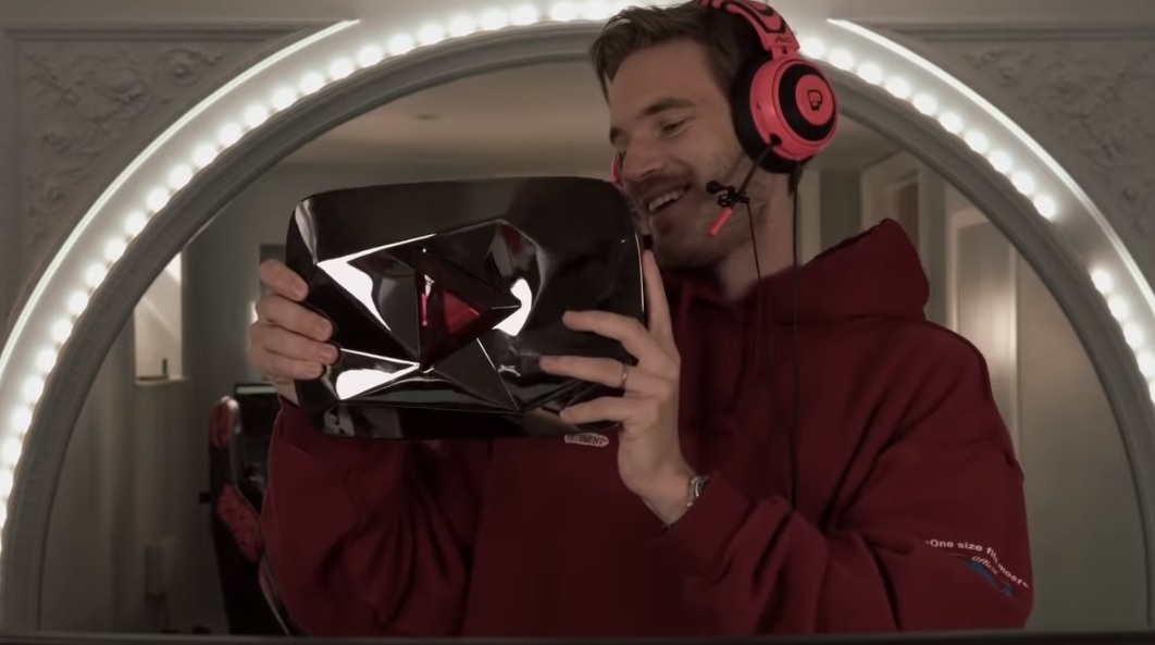 Ο Pewdiepie γίνεται ο πρώτος solo YouTuber που φτάνει 100 εκατομμύρια συνδρομητές