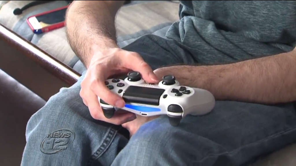 Υπάλληλος της Sony βοηθάει gamer με εγκεφαλική παράλυση