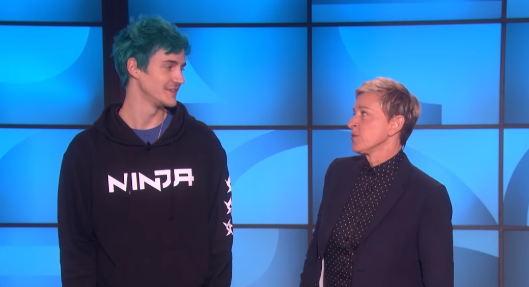 Ο Ninja μαθαίνει Fortnite την Ellen DeGeneres