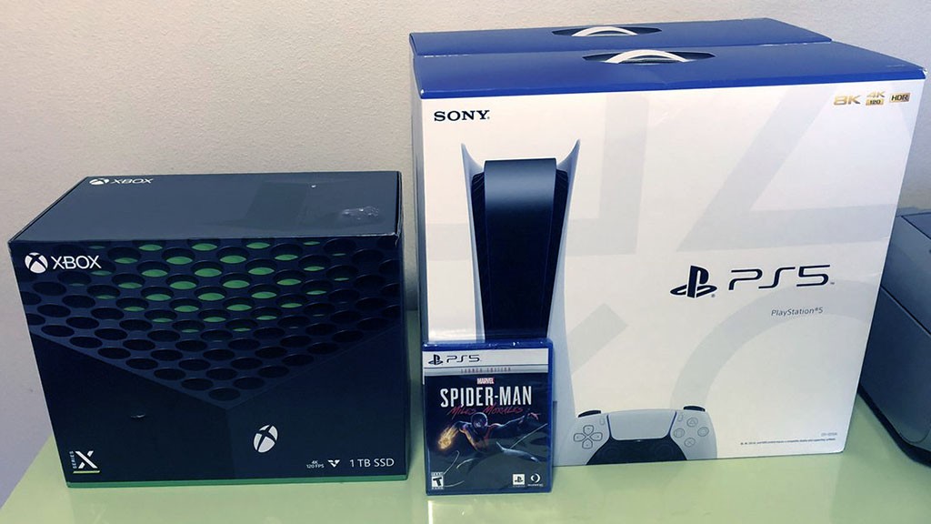 Τα PS5 και Xbox Series X/S στην Ελλάδα πωλούνται πάνω από 700 ευρώ